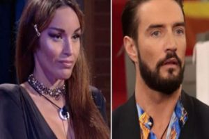 delia duran bacia uomo