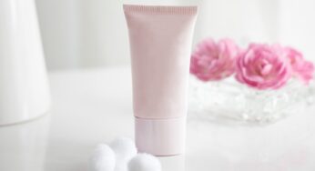 I trucchi per la bellezza di Pamela Anderson: la modella svela la sua routine di bellezza