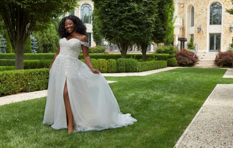 unique plus size wedding dresses for curvy brides 1